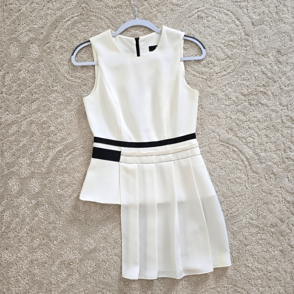 CUE Women's Top, size 4